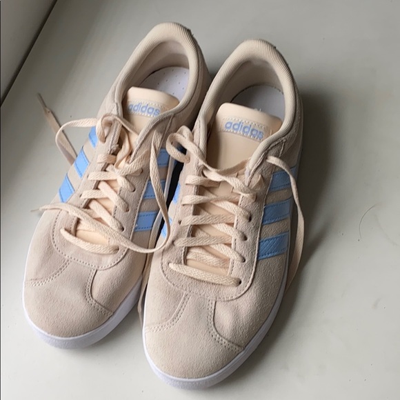 adidas gazelle light blue